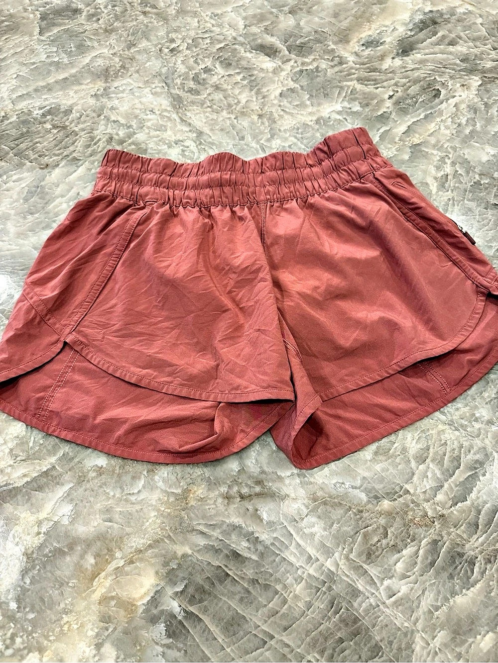 lululemon Tracker Short V 4" Athletic Shorts Pink Size 8